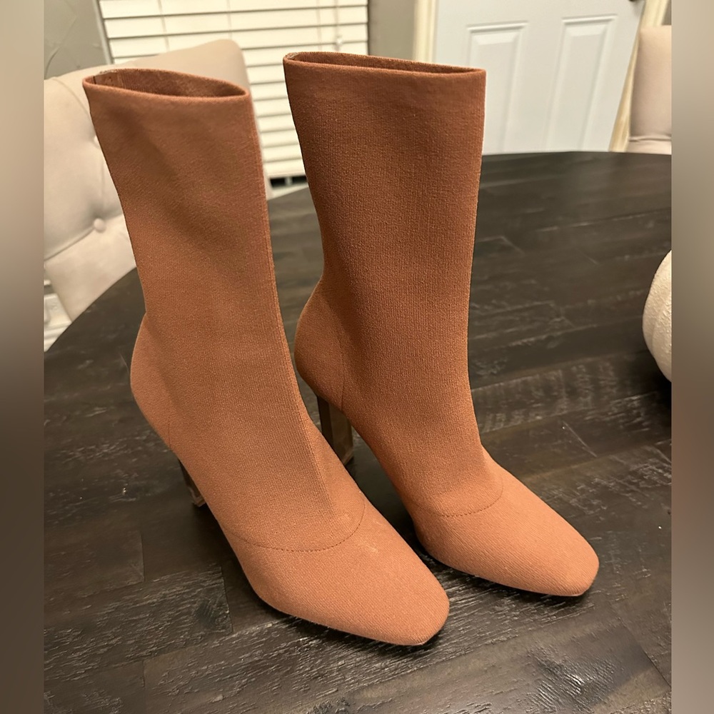 Mauve heeled boots with transparent heel. Womens size 8